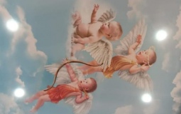 Натяжной потолок с ангелами